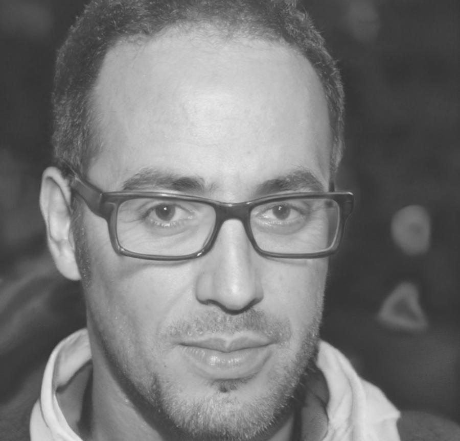 Portrait de Marc Dubois, expert en analyse financière